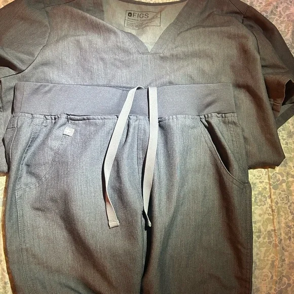 Figs large scrub bundle! - Picture 3 of 4